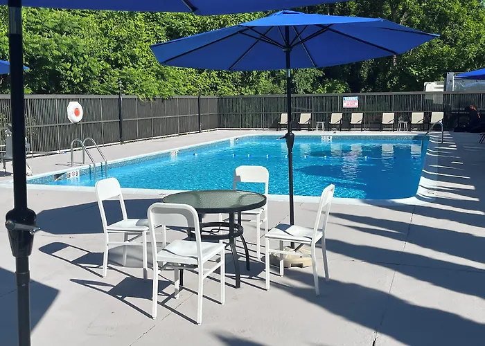 Comfort Inn & Suites Danbury-Bethel